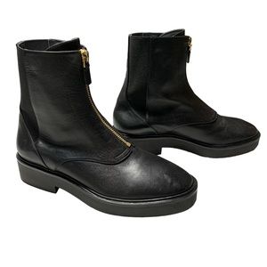 Stuart Weitzman Black Leather Lodge Zip Ankle Bootie Women’s Size 7